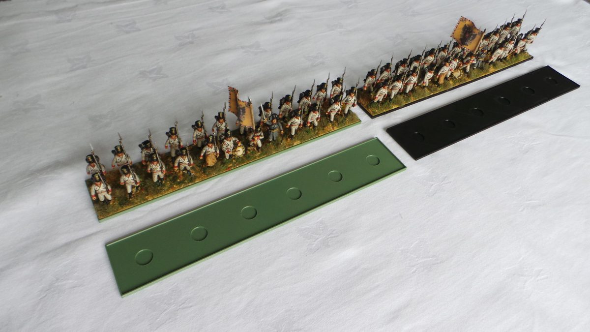 40×240 mm movement trays in Olive Green and Black (figures not included)