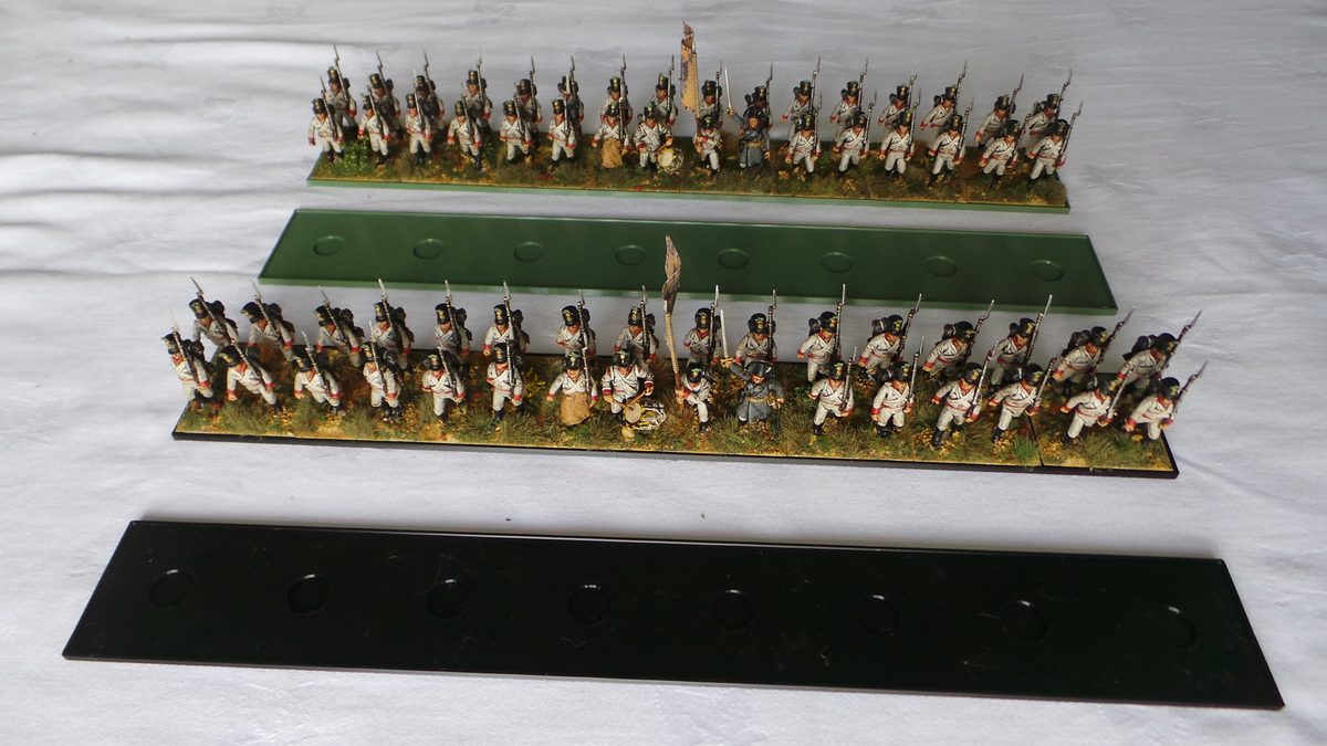 40×320 mm movement trays in Olive Green and Black (figures not included)