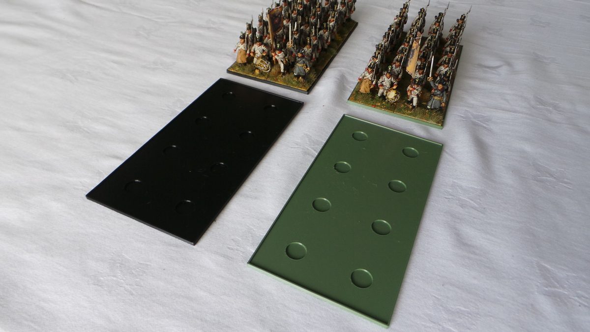 80×160 mm movement trays in Olive Green and Black (figures not included)
