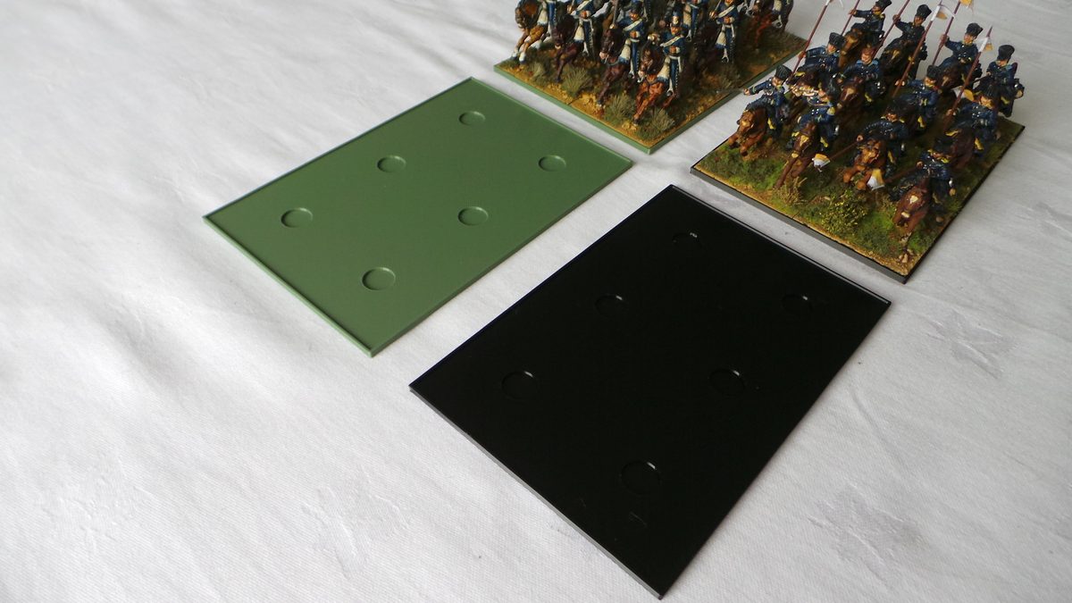 100×150 mm movement trays in Olive Green and Black (figures not included)